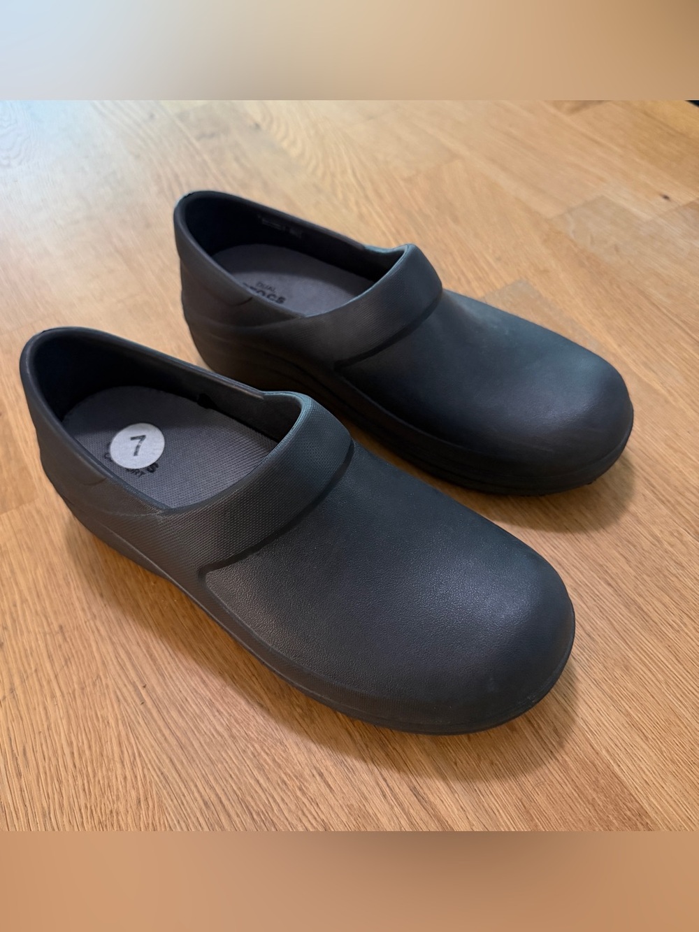 Crocs Dual Comfort 7 Black Neria Pro Work Clogs Slip Resistant - Picture 2 of 11